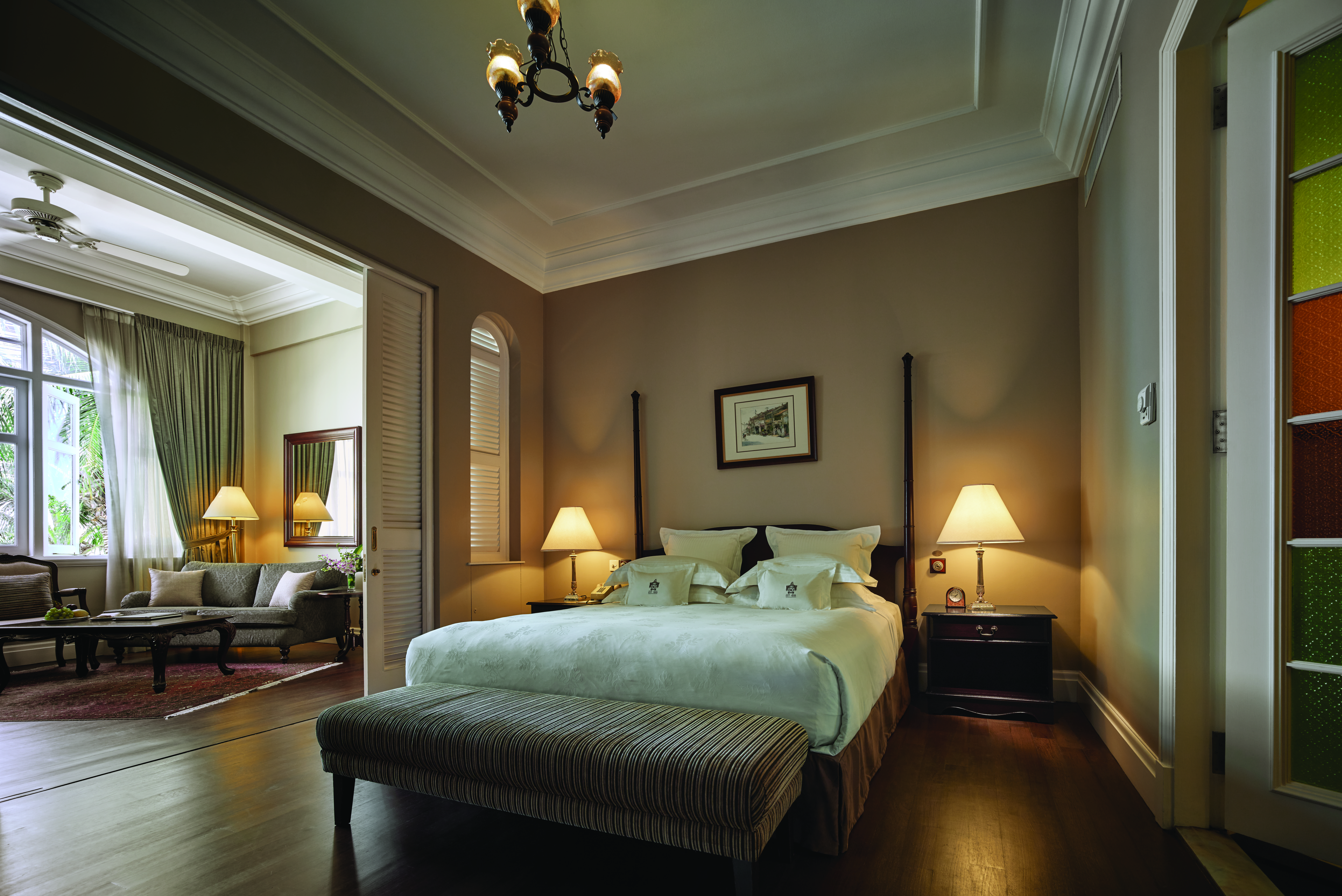 Eastern & Oriental Hotel George Town  Kültér fotó A bedroom at the Mandarin Oriental, Munich