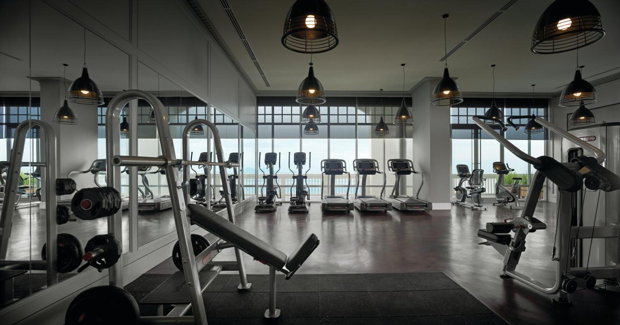 Eastern & Oriental Hotel George Town  Kültér fotó The gym at The Westin Kuala Lumpur